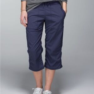 Lululemon Studio Crop *No Liner
Cadet Blue